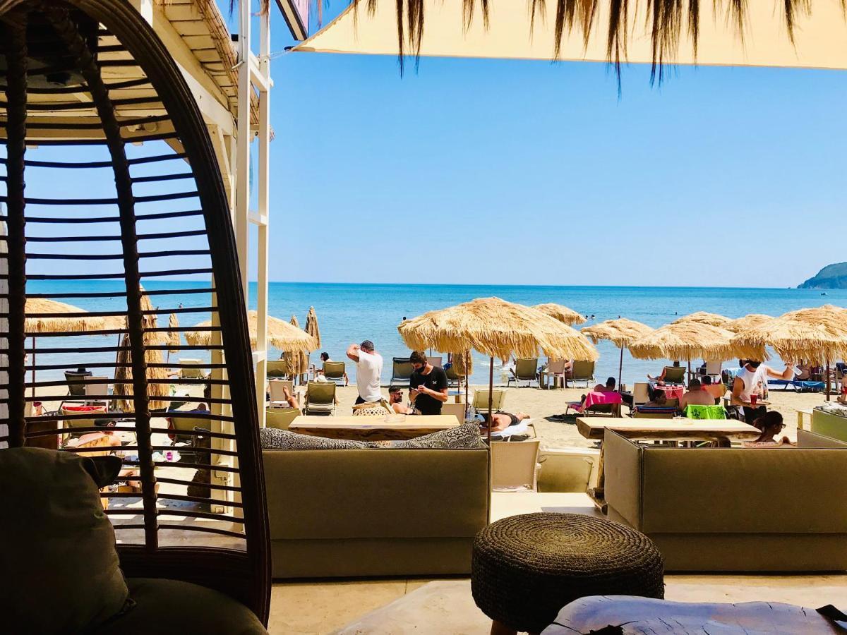 Cubaneros Holiday Inn Лаганас Экстерьер фото
